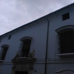 Fachada principal de la casa de la familia Ostos